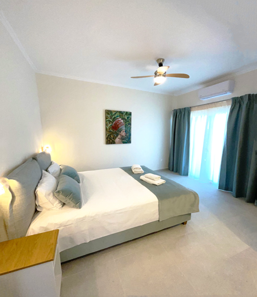 Nereides Apartment - bedroom with Sea View