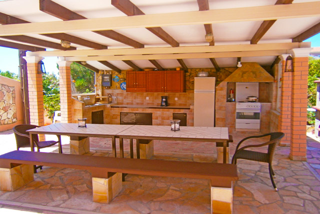 Garden house with summer kitchen