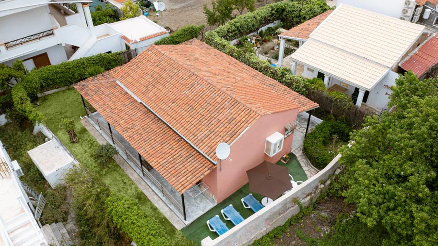Villa Popi with a enclosed garden